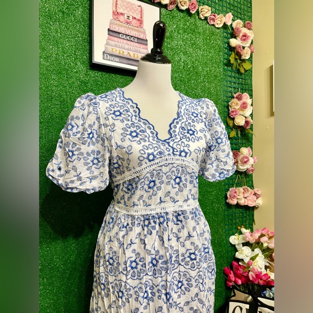 🌷Brand New eyelet dress embroidered can fit Sm up to M very nice quality!🌷 - Picture 8 of 8